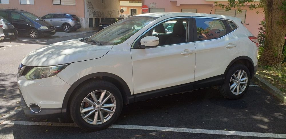 Nissan Qashqai 1.6 Dci Pure Drive (Em bom estado)2014