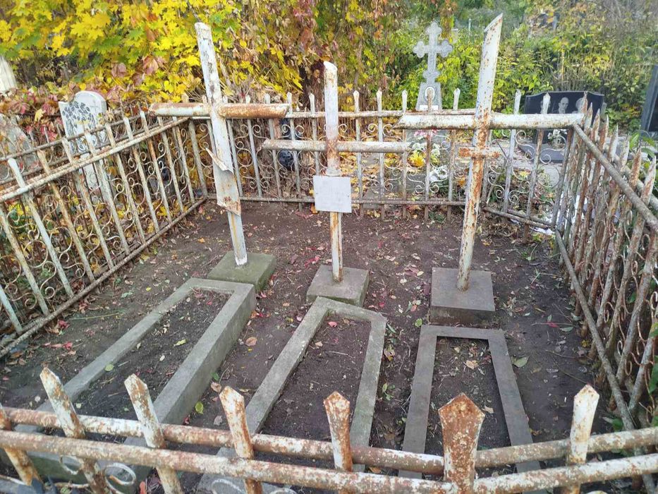Приберемо  могилки Вашим близьким та рідним  на кладовищі участки  уборка могил