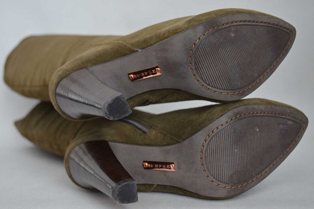 Z CHARAKTEREM wyższa cholewka kozaki Steve Madden 38,5