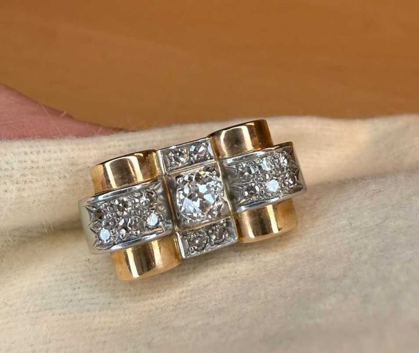 Złoty pierścionek kokarda