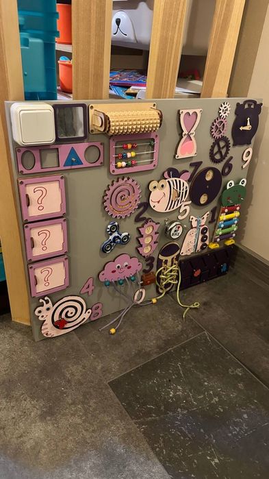 Розвиваюча дошка , бізіборд