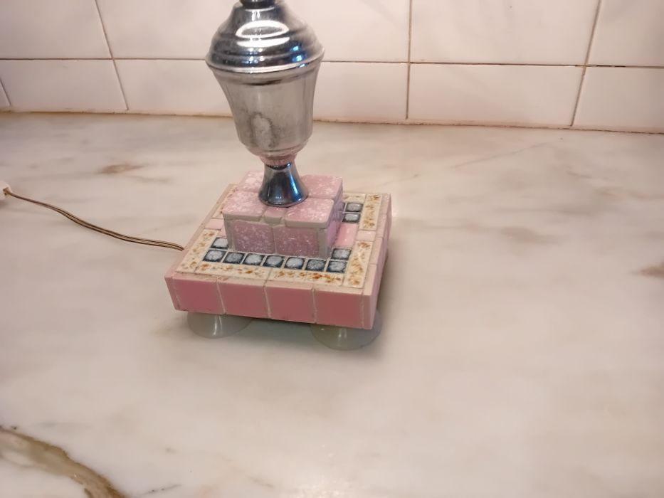 Candeeiro de Mesinha de Cabeceira Antigo