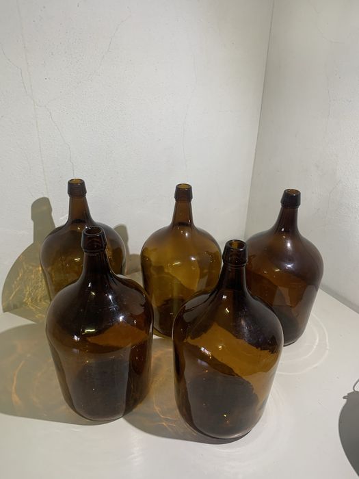 Garrafões vidro castanho antigos