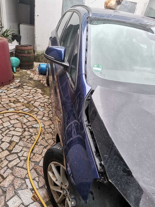 Vendo troco BMW  216 para peças. Motor 218 I