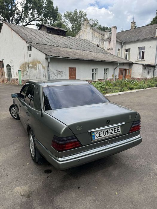 Мерседес 124 1990