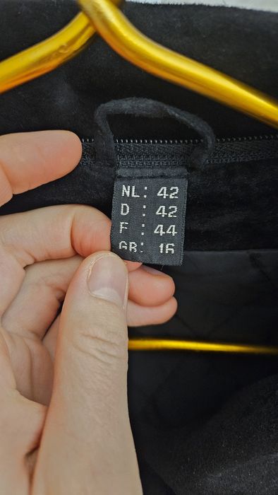 Шкіряний чорний піджак