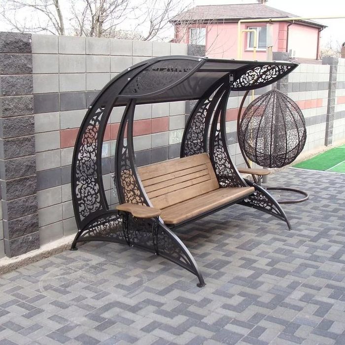 Садові гойдалки.