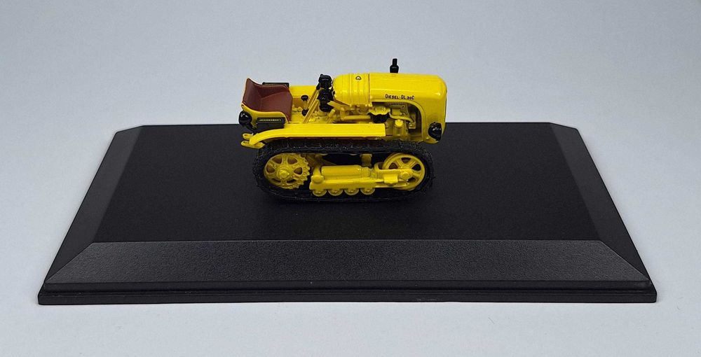 UNIVERSAL HOBBIES - LAMBORGHINI DL30C 1957, Made in China, skala 1:43