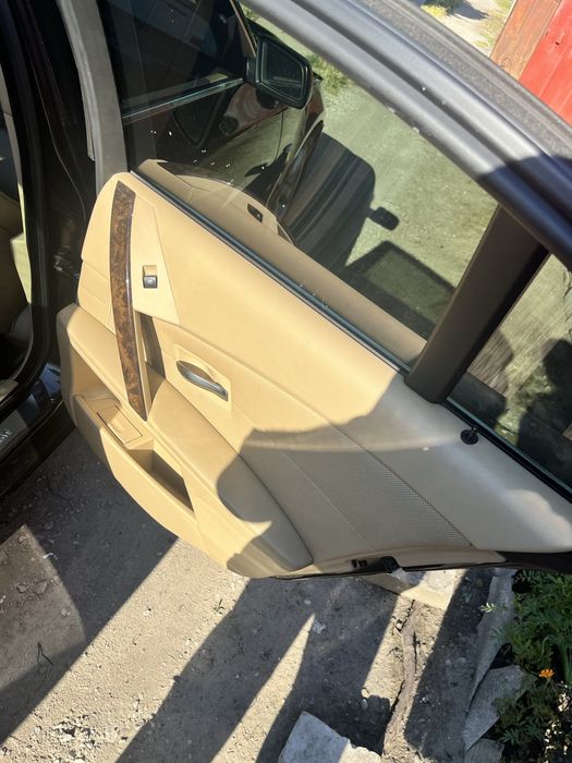BMW E60 530i офицал