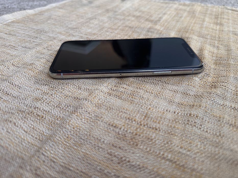 Продам Iphone XS