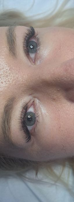 Przedłużanie rzęs i Makijaże