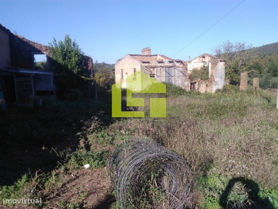 Terreno com casa para recuperar