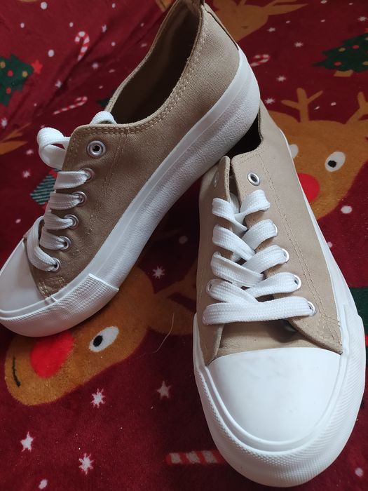 Używane buty trampki rozmiar 39