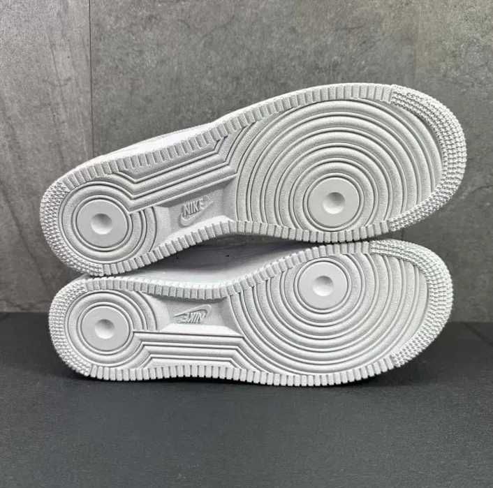 Nike Air Force 1 Low Supreme White R.43