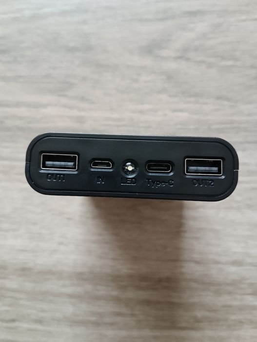 Корпус повербанку на 4х18650, на шурупах