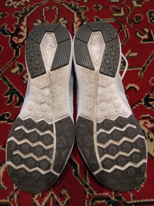 кросівки фірмові Nike