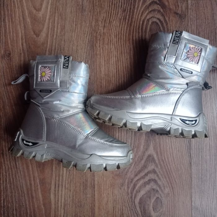 Зимові сапожки для дівчинки