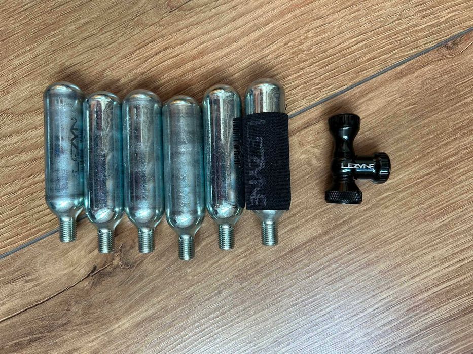 Pompka na naboje CO2 Lezyne Control Drive + 6 nabojów!