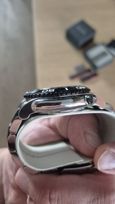 Bulova Precisionist 98B212