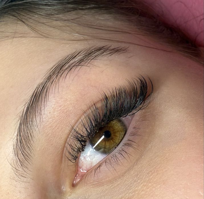 przedłużanie rzęs