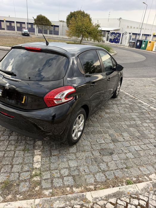 Peugeot 208 HDi 1400 do ano 2015