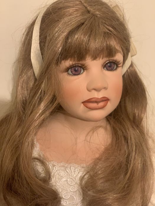 Lalka porcelanowa 82 cm