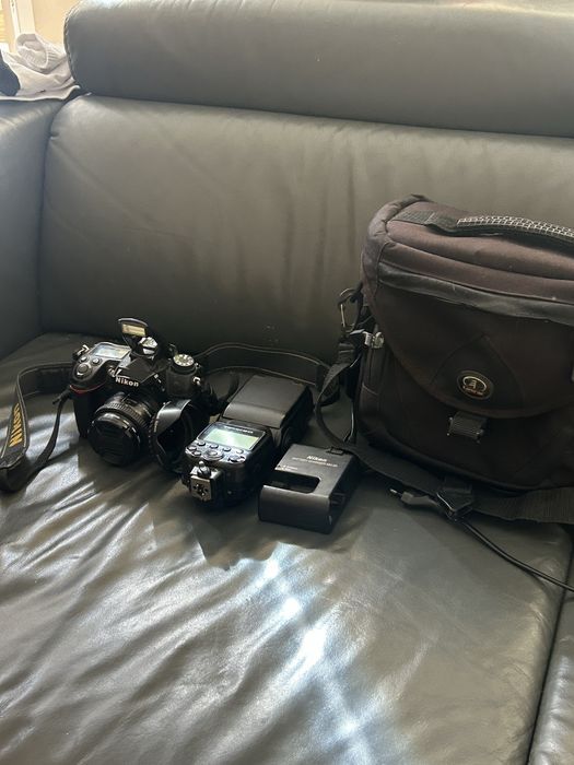Sprzedam Nicon d7000 caly dobry zestaw