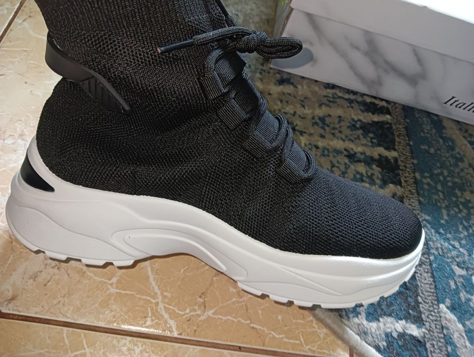 Nowe buty botki skarpetkowe