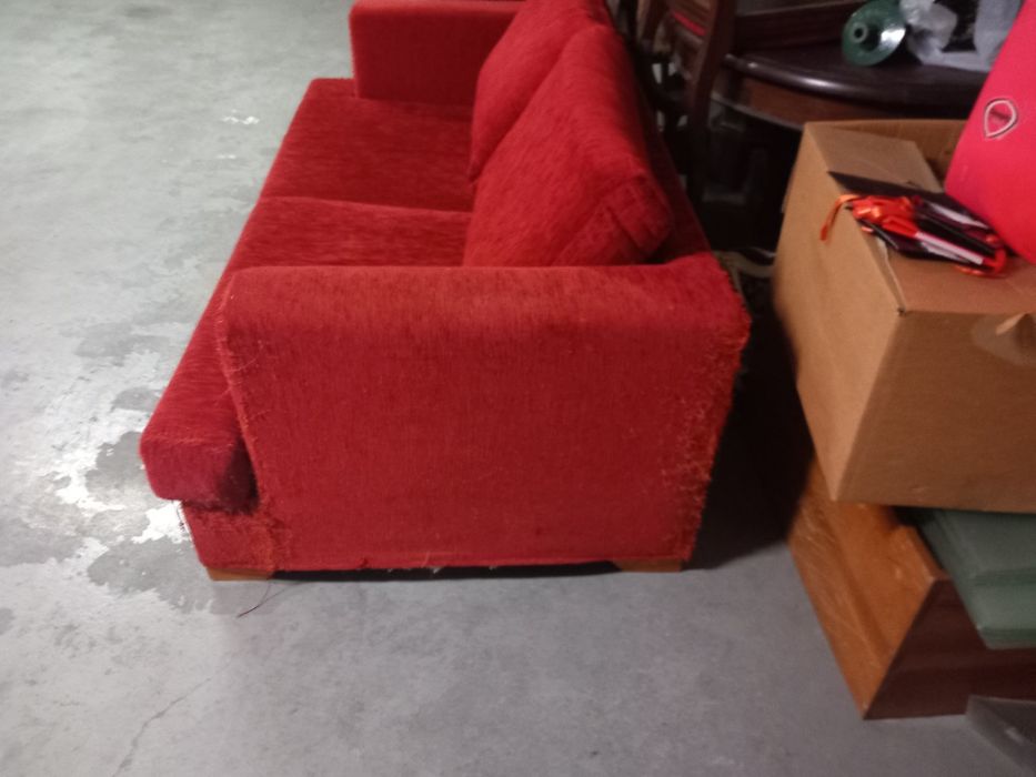 Sofá usado mas muito moderno e confortável