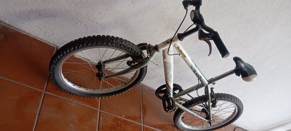 Bicicleta BTT "roda 20"