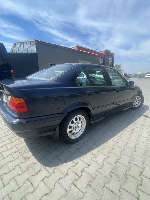 Продам BMW e36 1.8 бенз