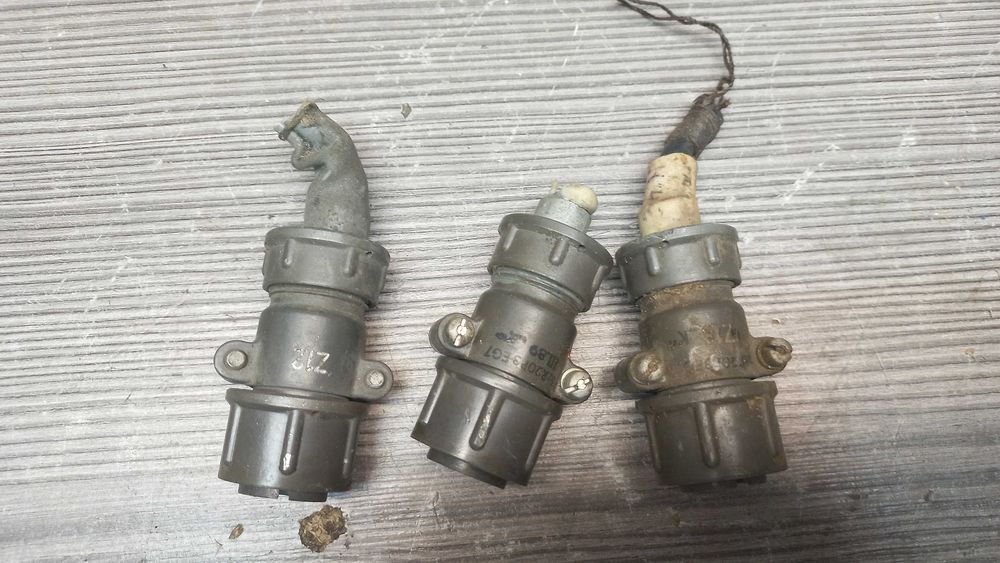 Zasilacz BZ15B radiostacji RD115