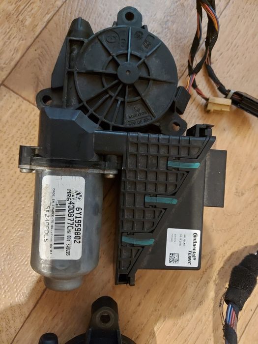 Моторчик проводка водительской двери стеклоподьемника fabia roomster