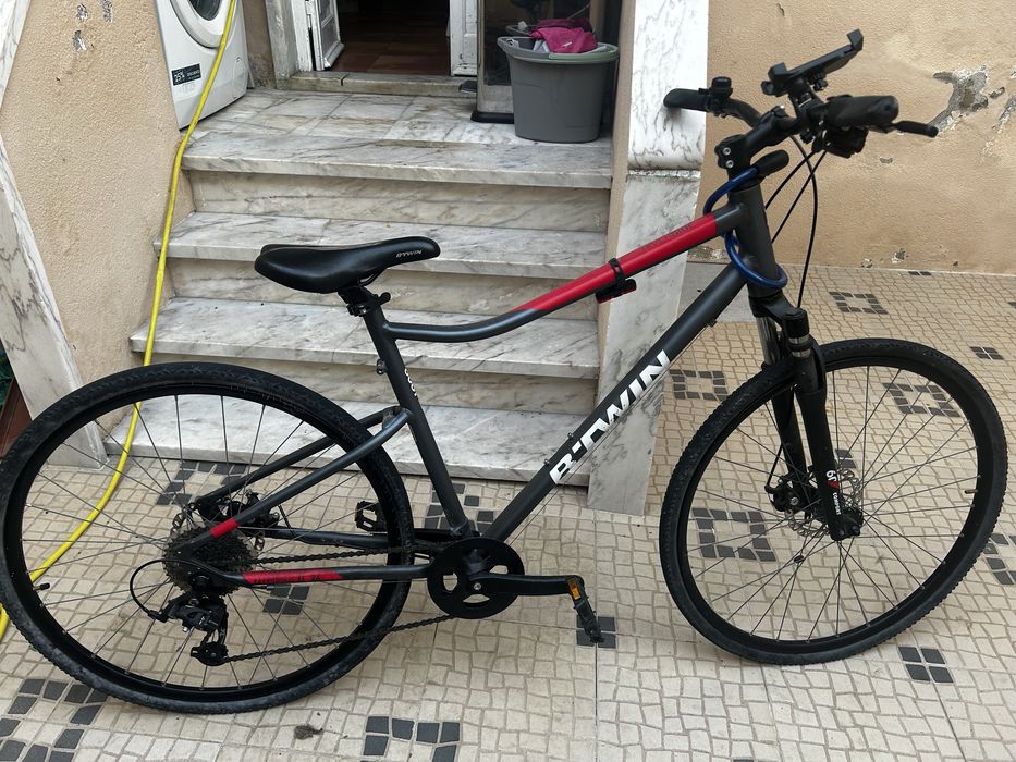 bicicleta de trekking Riverside 500 da marca B'Twin
