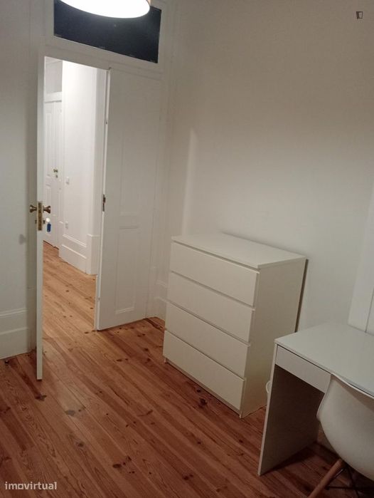 Quarto - localizado em Montes Claros Coimbra