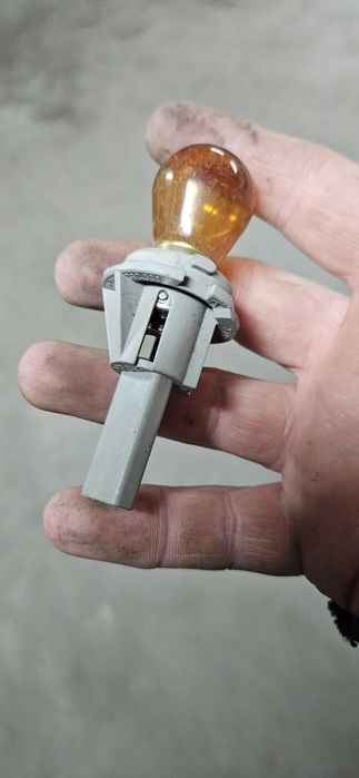 Oprawka żarówki tył passat B5 fl kombi