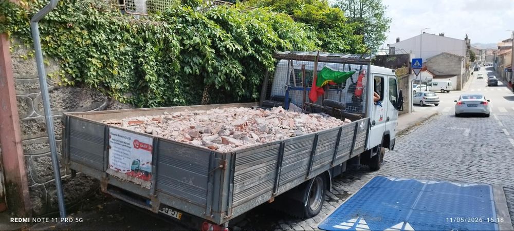 Demolição-Recolha de Entulho Madeira Pladur Resíduos Monos Sucata
