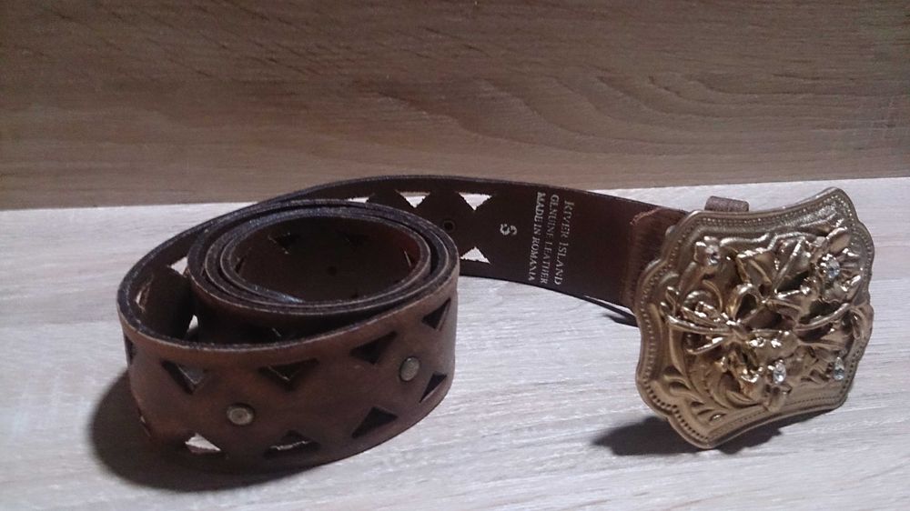 Оригинальный кожанный женский ремень в Исландском стиле.