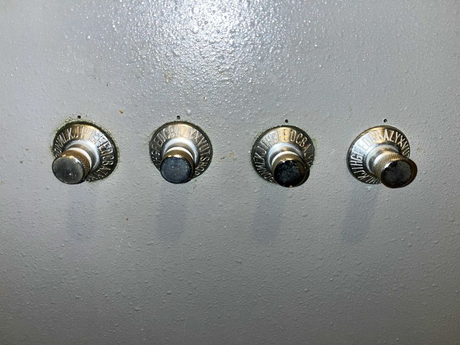 Cofre grande blindado com código de letras