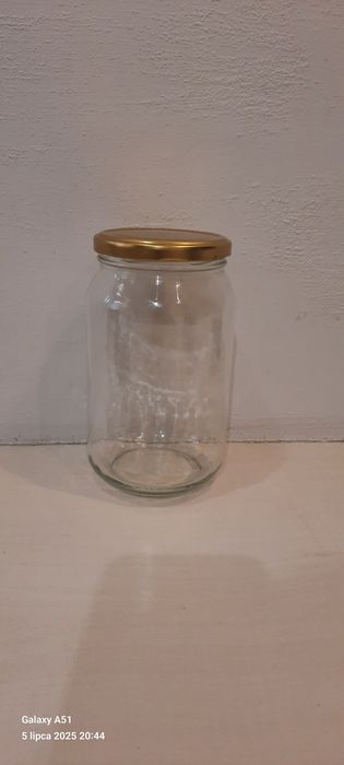Słoik z nakrętkami 0.9 l