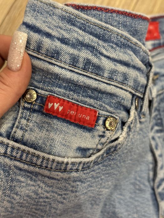 дуже гарні стрейчеві джинси високої якості