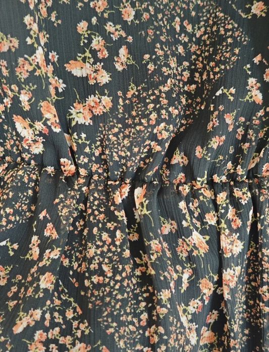 Czarna sukienka w kwiaty, MANGO rozmiar M jesienny look