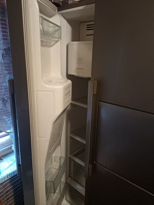 Холодильник daewoo