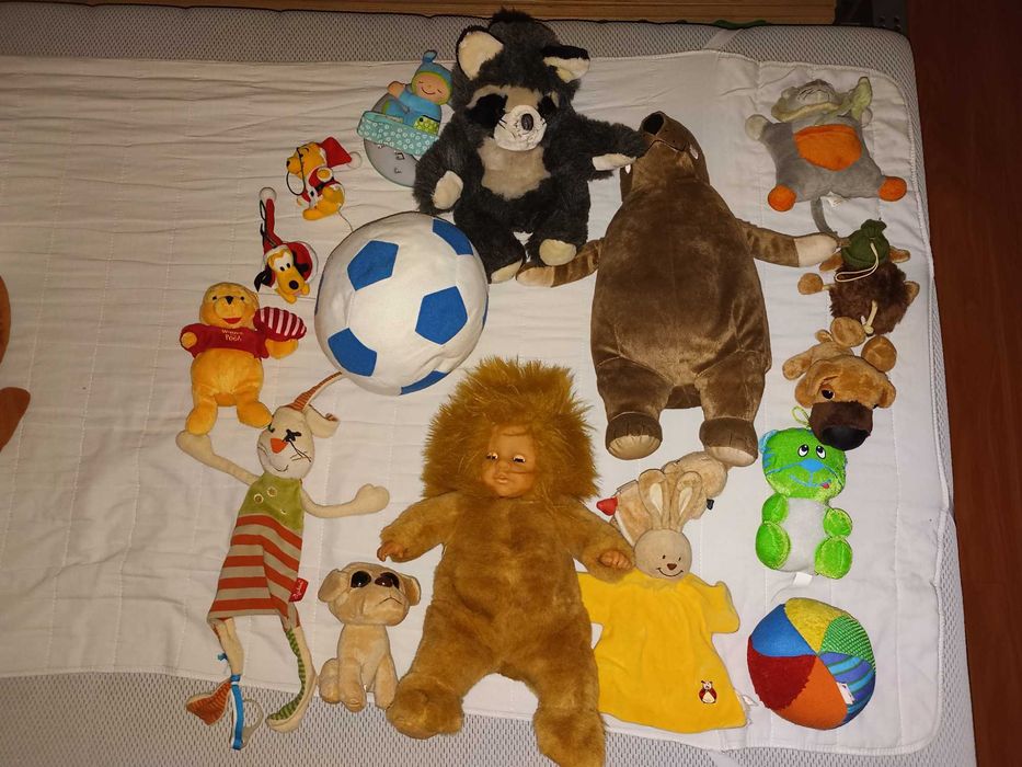 Quase 100 peluches de todas as variedades e todos novos