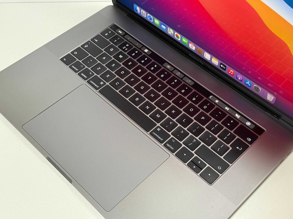 Apple MacBook Pro 15 2017 TouchBar - i7 16GB / 512GB - 91% Kondycji Baterii - Gwarancja - Stan BDB -