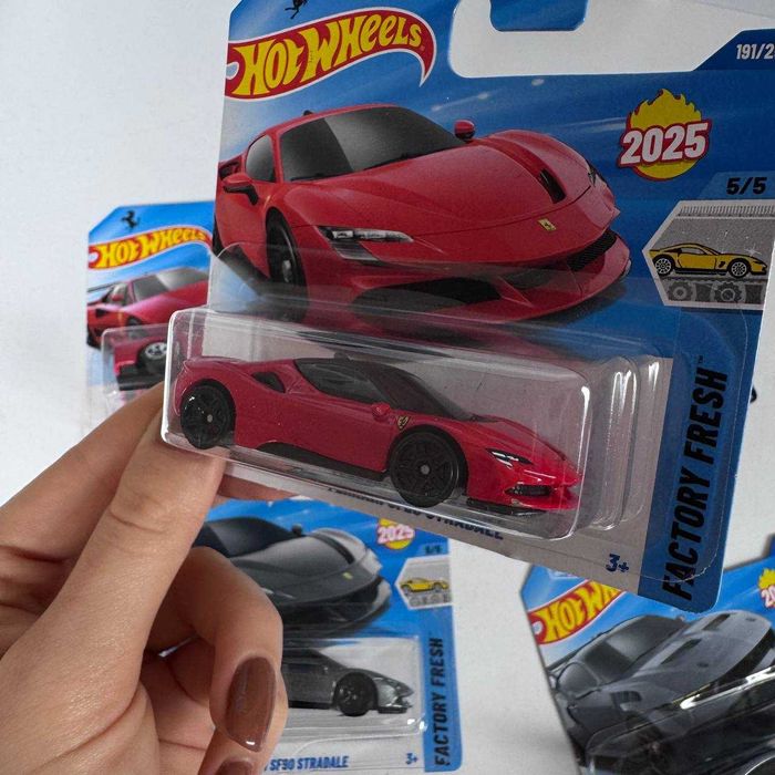 Машинка Ferrari Hot Wheels Ферарі SF90 Хот Вілс машинки БМВ Порш