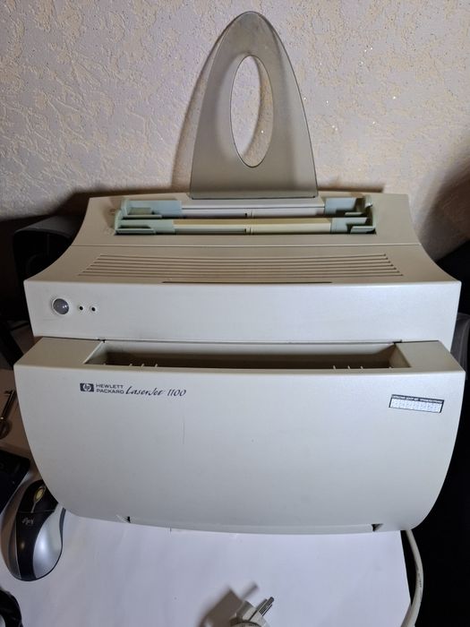 Принтер HP Laser Jet 1100 в робочому стані