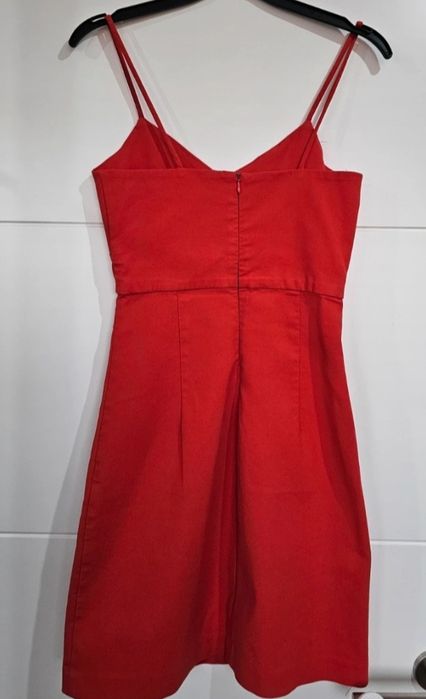 Czerwona sukienka mini rozmiar 34