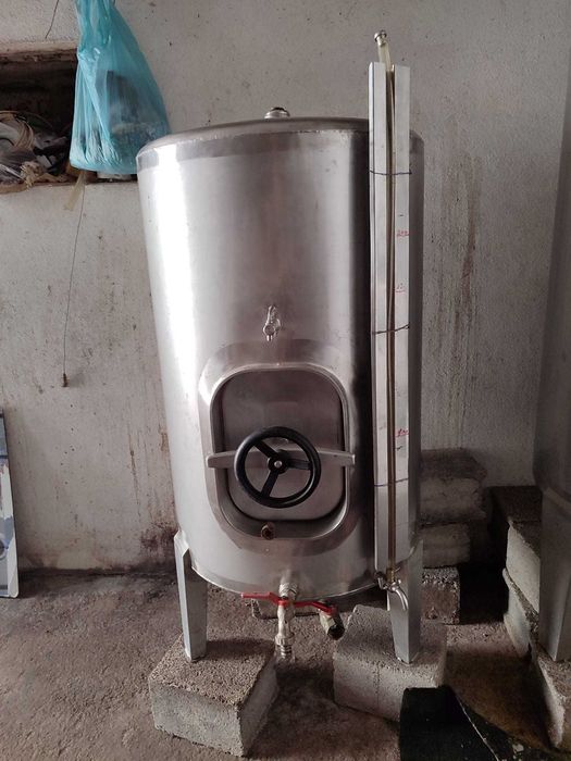 Vendo 2 cubas em inox em muito bom estado de conservação.