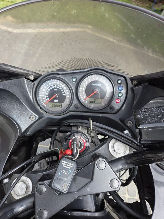 Kawasaki z750s na wtrysku.